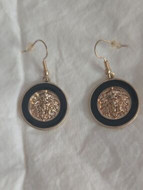 Almost Famous Black and Gold Medallion Drop Earrings